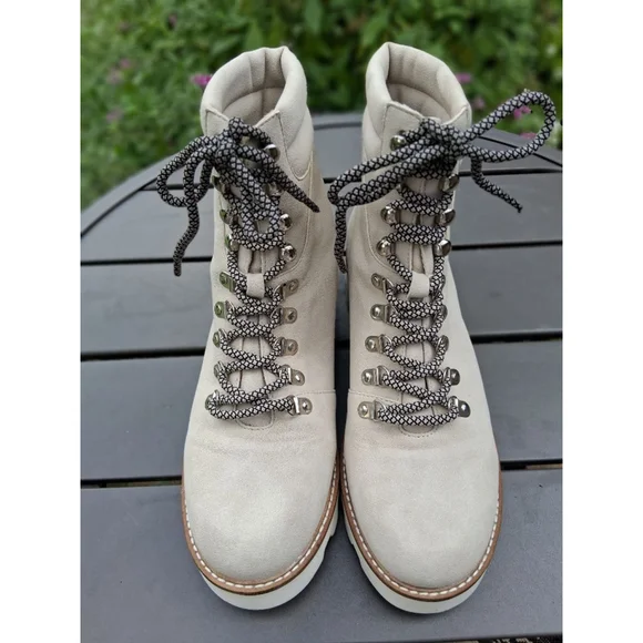 mi.im Beige Lace Up Boots with Black Laces US 9 MILITARY Winter Lug Heel EUC - Picture 3 of 11